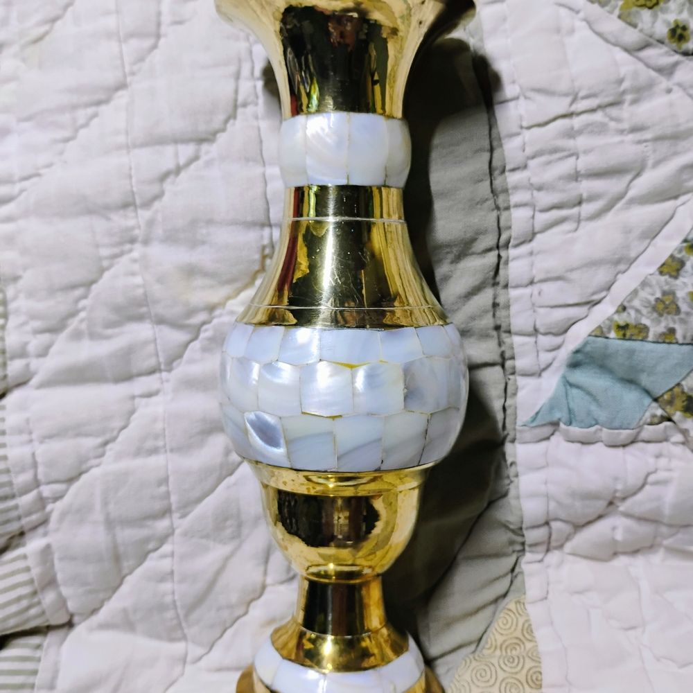 Elegant Gold and White Vase